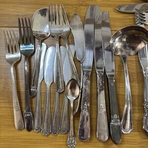 Mixed Lot Of 47 Vintage Silverplate And Stainless Flatware - Craft projects